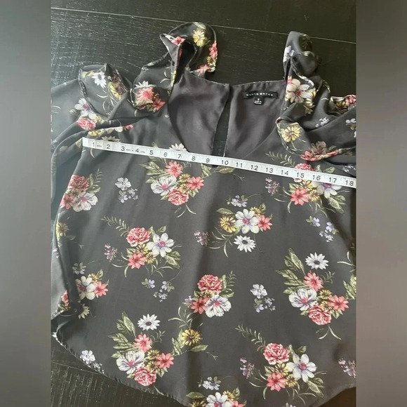 Haute Monde Women’s Grey Pink Floral Cold Shoulder Blouse Top Sz S - Picture 3 of 5